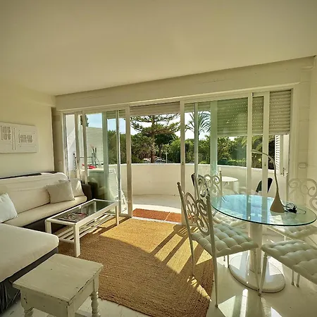 Coronado Studio W Pool By Homing Apartment